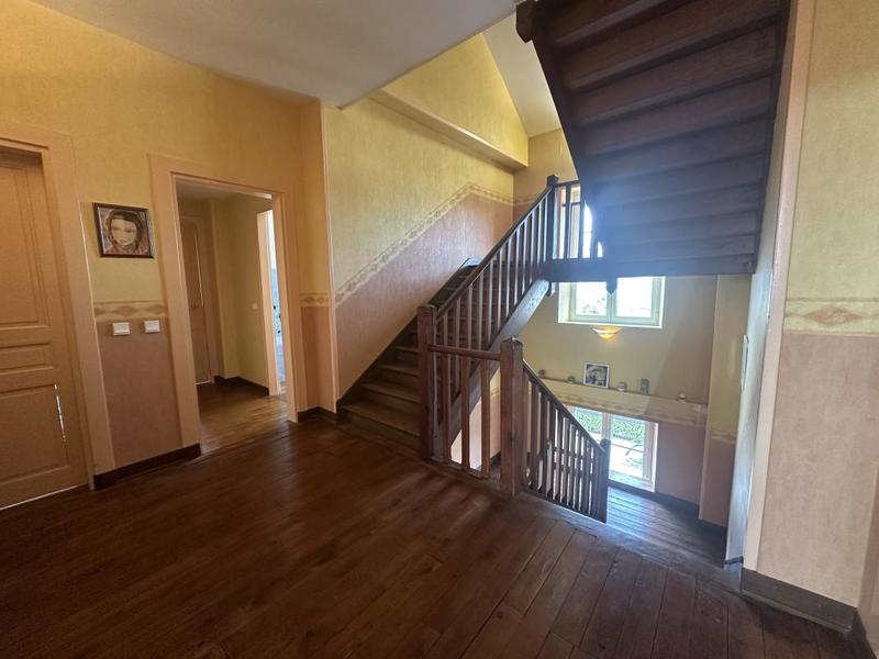 Maison - 308 m² - 10 pièces