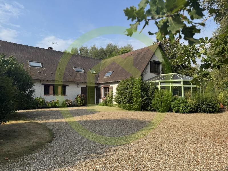 Propriété - 305 m² - 13 pièces