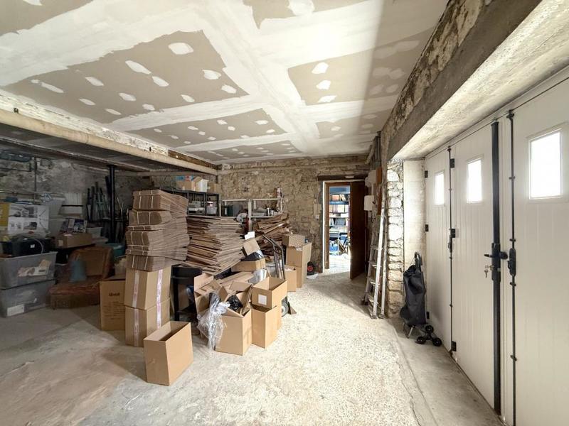 Maison - 287 m² - 12 pièces