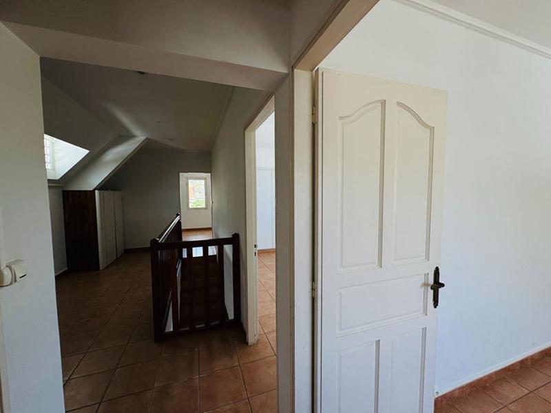 Villa - 270 m² - 9 pièces