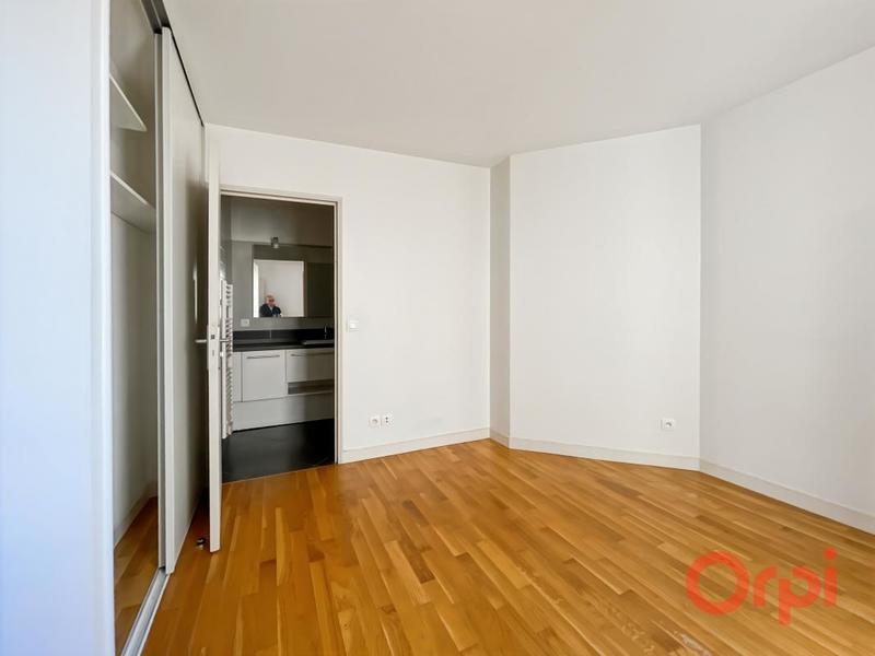 Appartement - 90 m² - 4 pièces