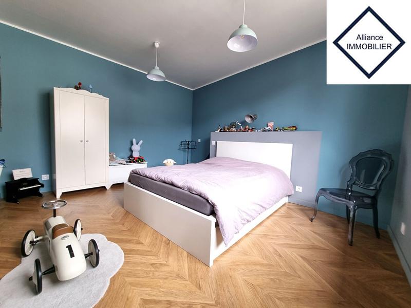 Maison - 198 m² - 6 pièces