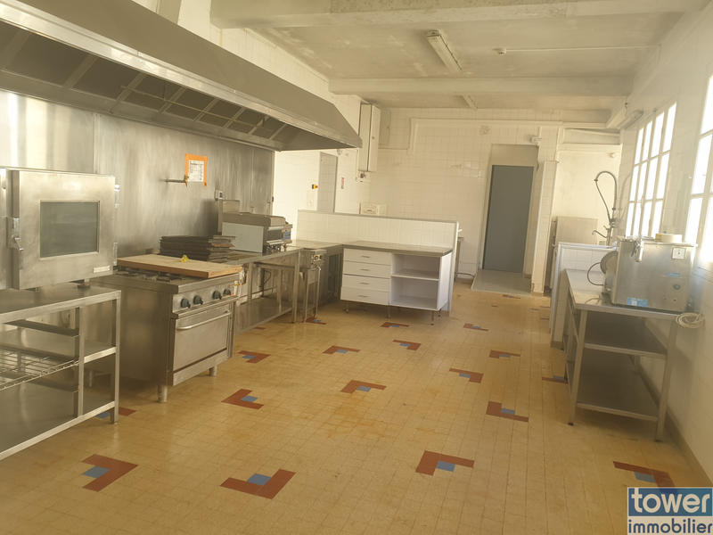 Local commercial - 1 260 m²