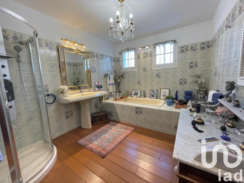 Maison - 177 m² - 7 pièces