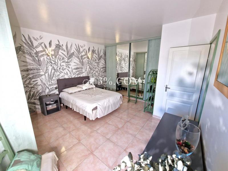 Villa - 196 m² - 6 pièces