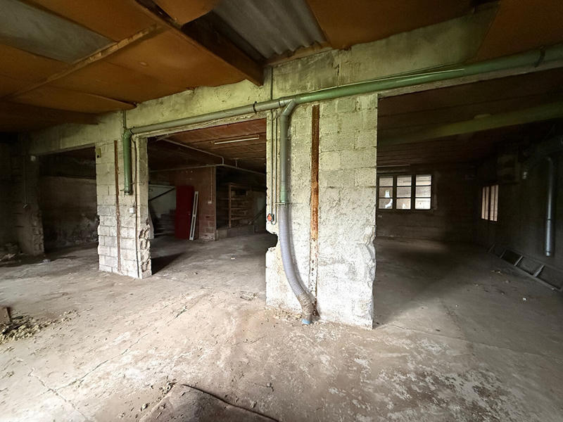 Local commercial - 251 m² - 5 pièces