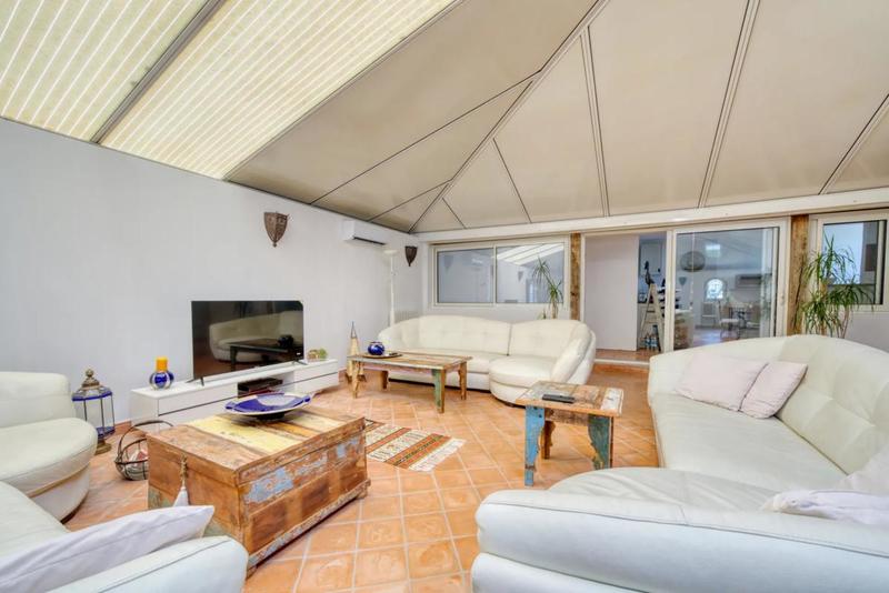 Maison - 307 m² - 5 pièces