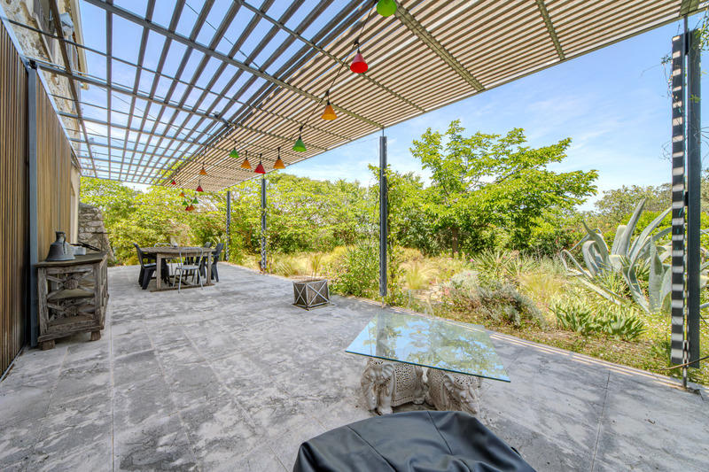 Maison - 300 m² - 10 pièces