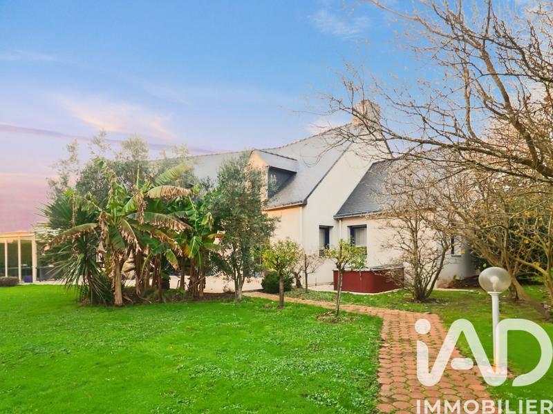 Maison - 220 m² - 7 pièces