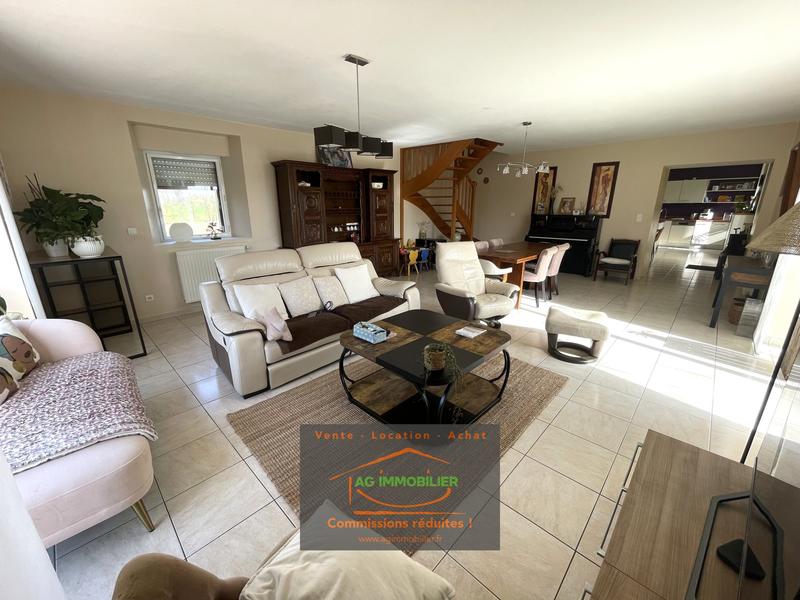 Maison - 235 m² - 8 pièces