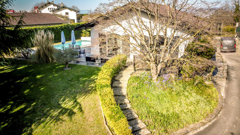 Maison - 206 m² - 7 pièces