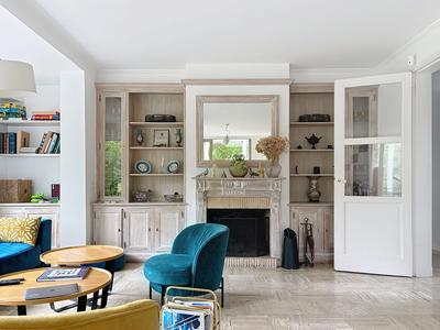 Maison - 300 m² - 10 pièces