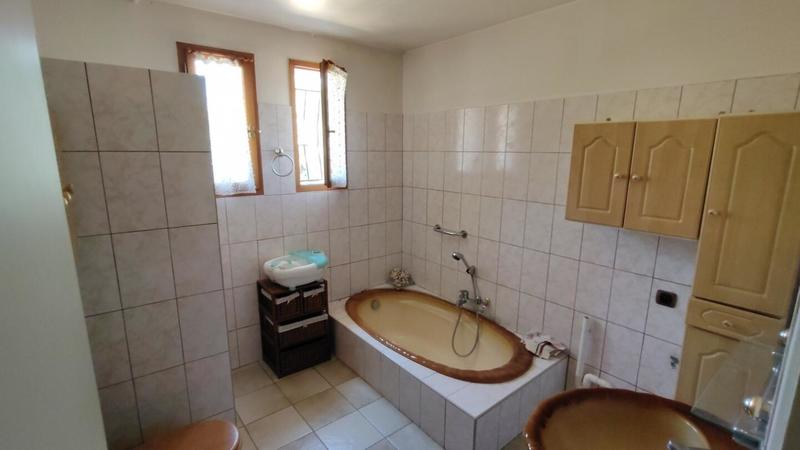 Maison - 220 m² - 15 pièces