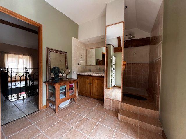 Maison ancienne - 193 m² - 7 pièces