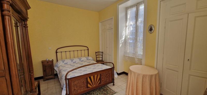 Maison - 200 m² - 6 pièces