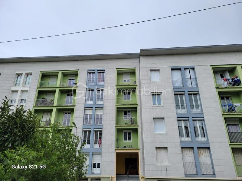 Appartement - 70 m² - 4 pièces