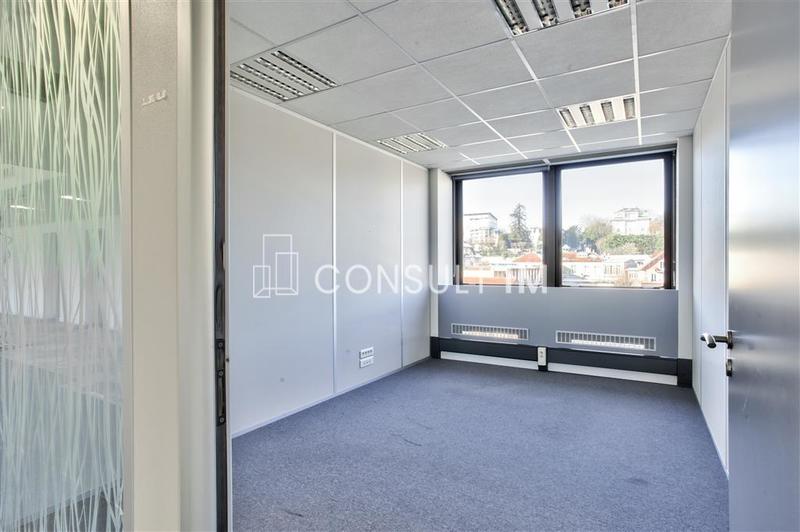 Bureau - 746 m²