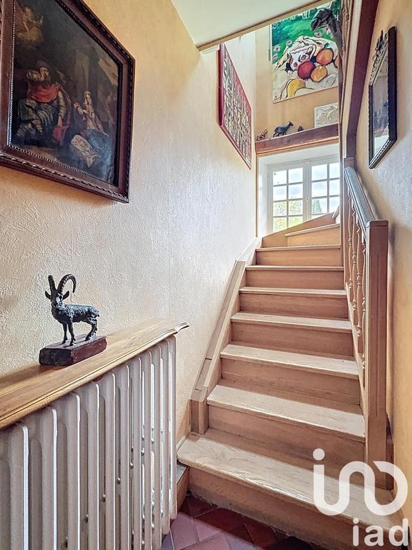 Maison - 230 m² - 6 pièces