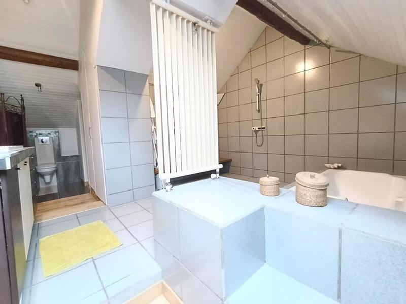 Maison - 202 m² - 8 pièces