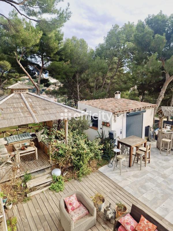 Villa - 267 m² - 11 pièces