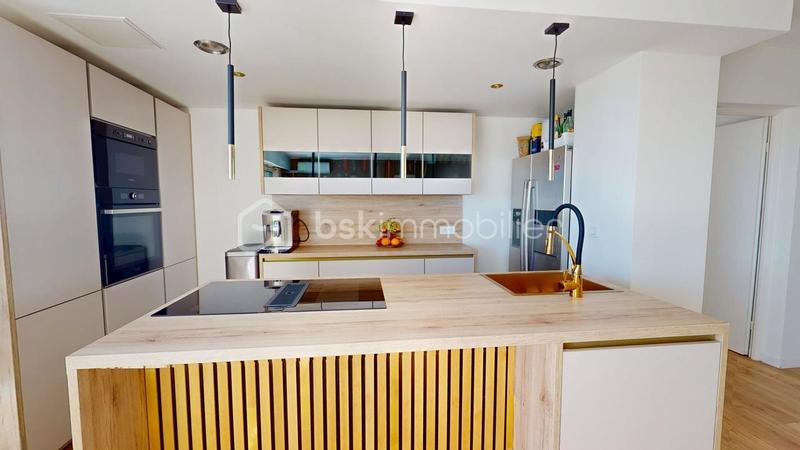 Appartement - 92 m² - 4 pièces