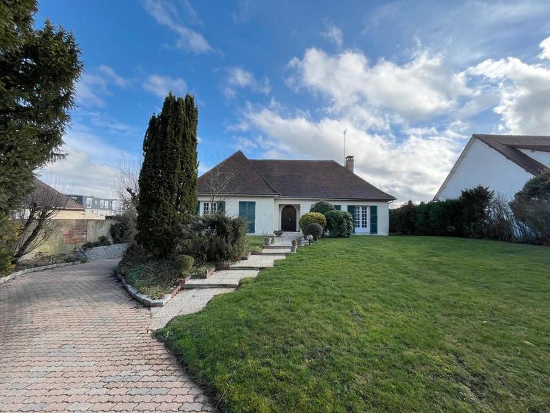 Maison - 185 m² - 7 pièces