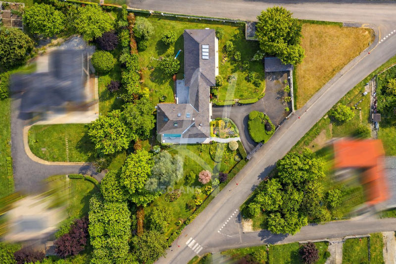 Maison - 300 m² - 6 pièces