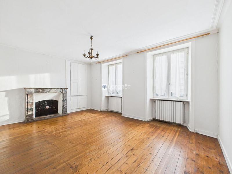 Maison - 234 m² - 9 pièces