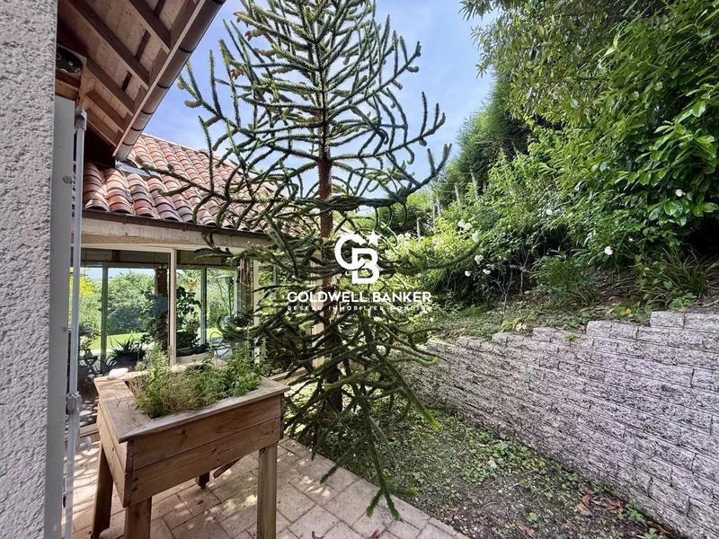 Maison - 312 m² - 6 pièces