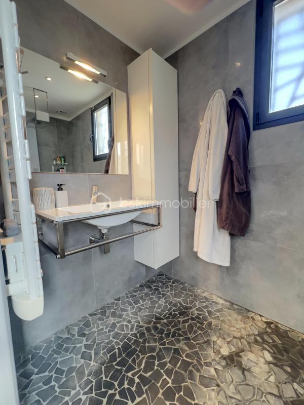 Maison - 180 m² - 6 pièces