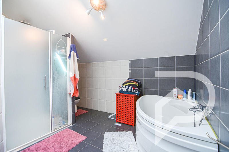 Maison - 147 m² - 6 pièces