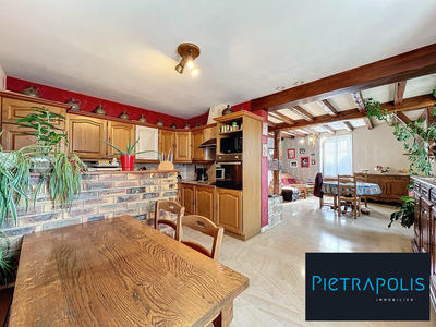 Maison - 200 m² - 8 pièces