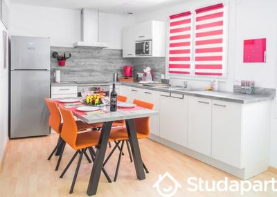 Chambre - 9 m² - 1 pièce