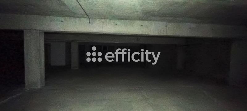 Local commercial - 675 m²