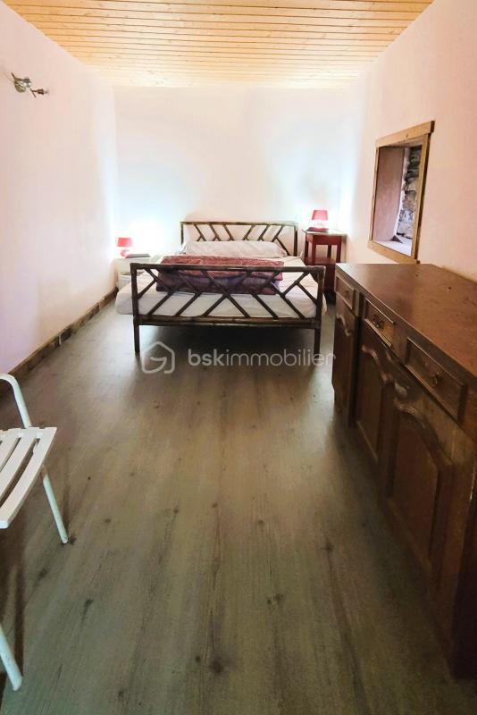 Loft - 105 m² - 6 pièces