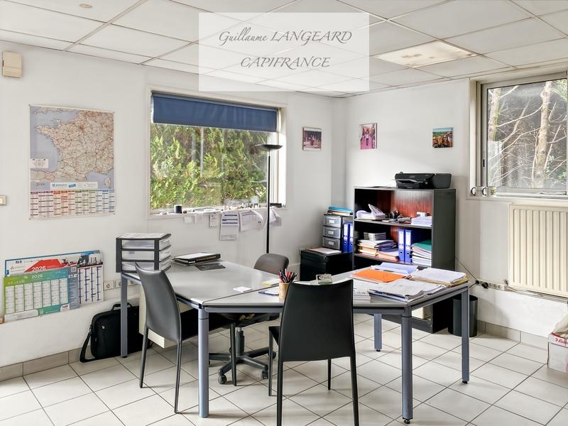 Bureau - 327 m² - 5 pièces