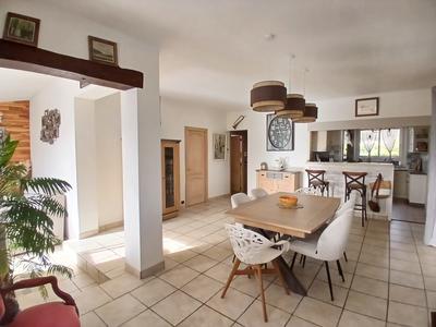Maison - 144 m² - 6 pièces