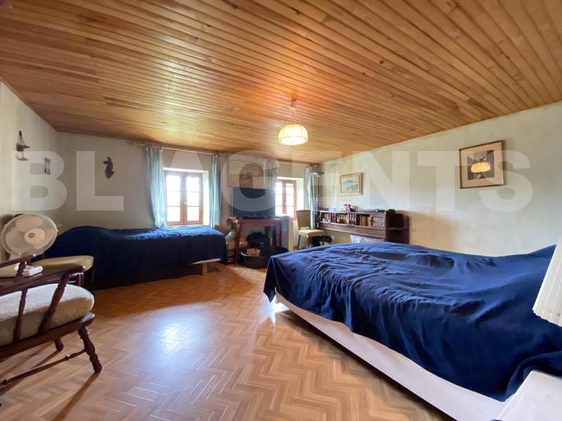 Maison en pierre - 225 m² - 6 pièces