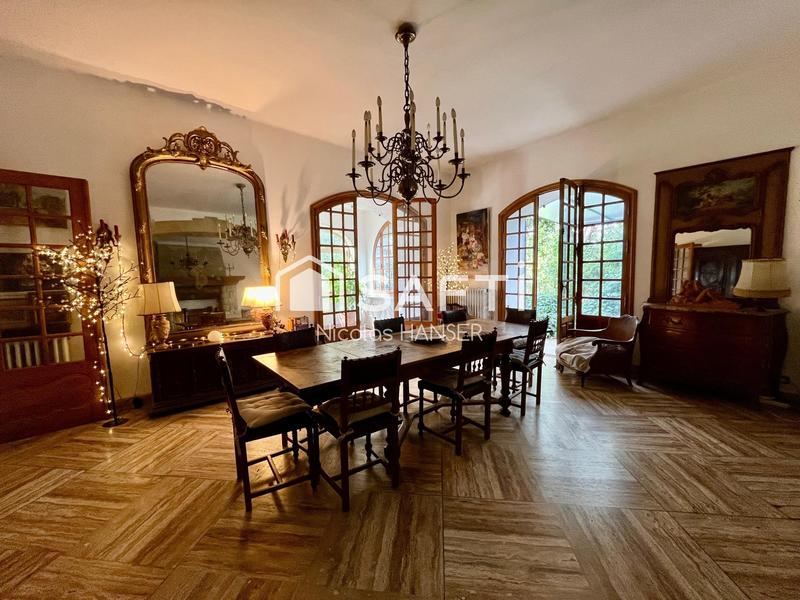 Maison - 281 m² - 8 pièces