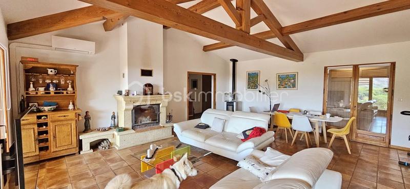 Maison - 246 m² - 9 pièces