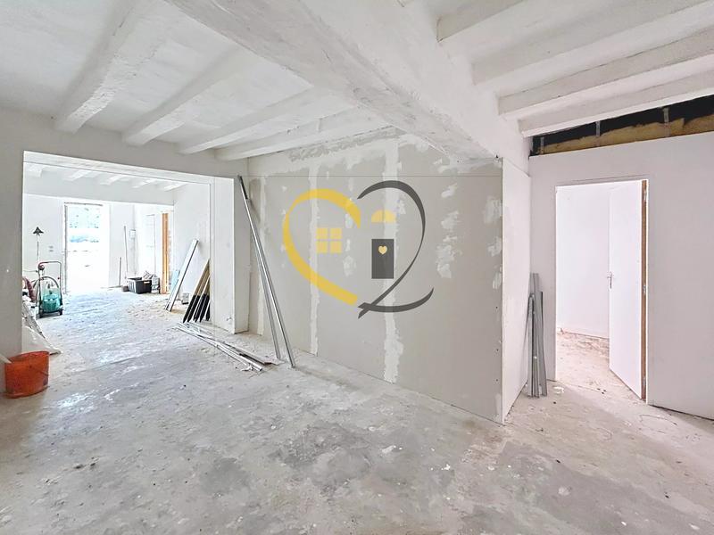 Maison - 240 m² - 5 pièces