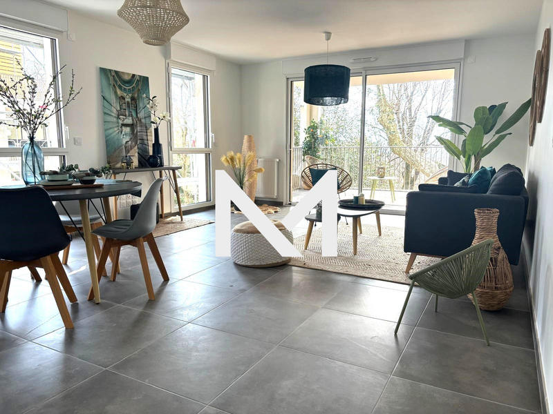 Appartement - 93 m² - 4 pièces