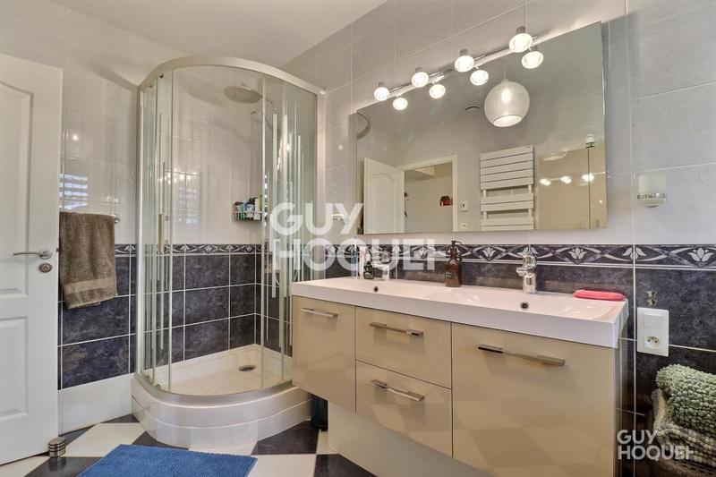 Maison - 111 m² - 4 pièces