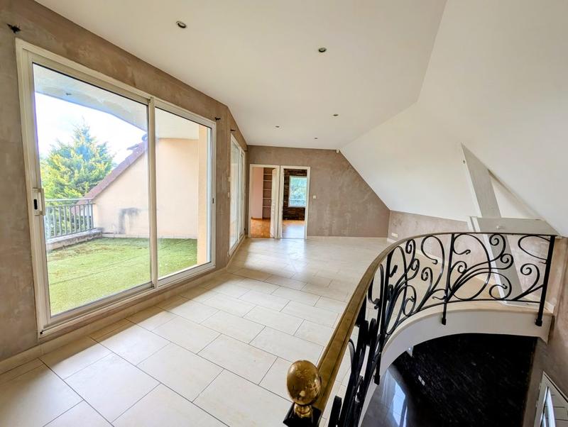 Maison - 165 m² - 6 pièces