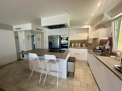 Appartement - 88 m² - 4 pièces