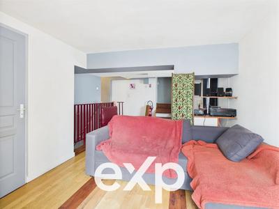 Maison - 275 m² - 10 pièces