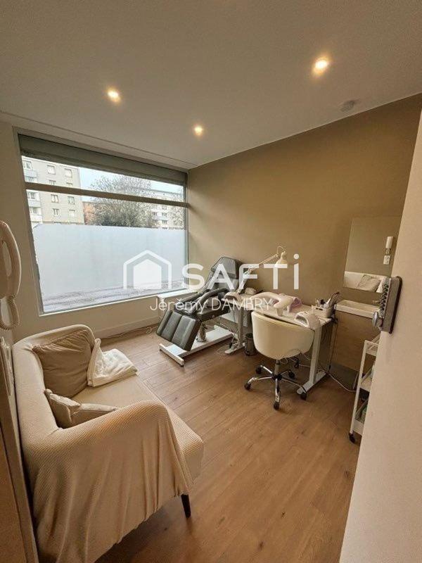 Local commercial - 80 m² - 4 pièces