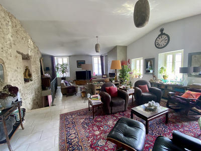 Maison en pierre - 240 m² - 7 pièces