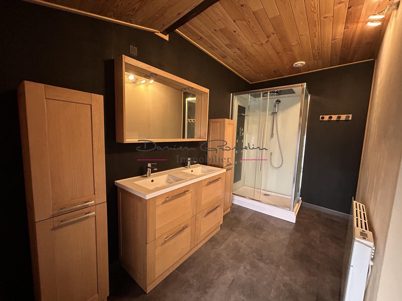 Maison - 210 m² - 8 pièces