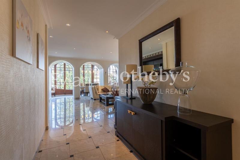 Appartement - 230 m² - 6 pièces